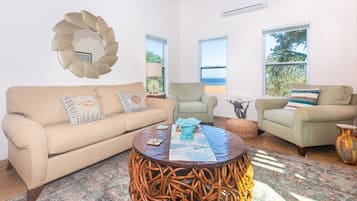 House, 3 Bedrooms | Living area