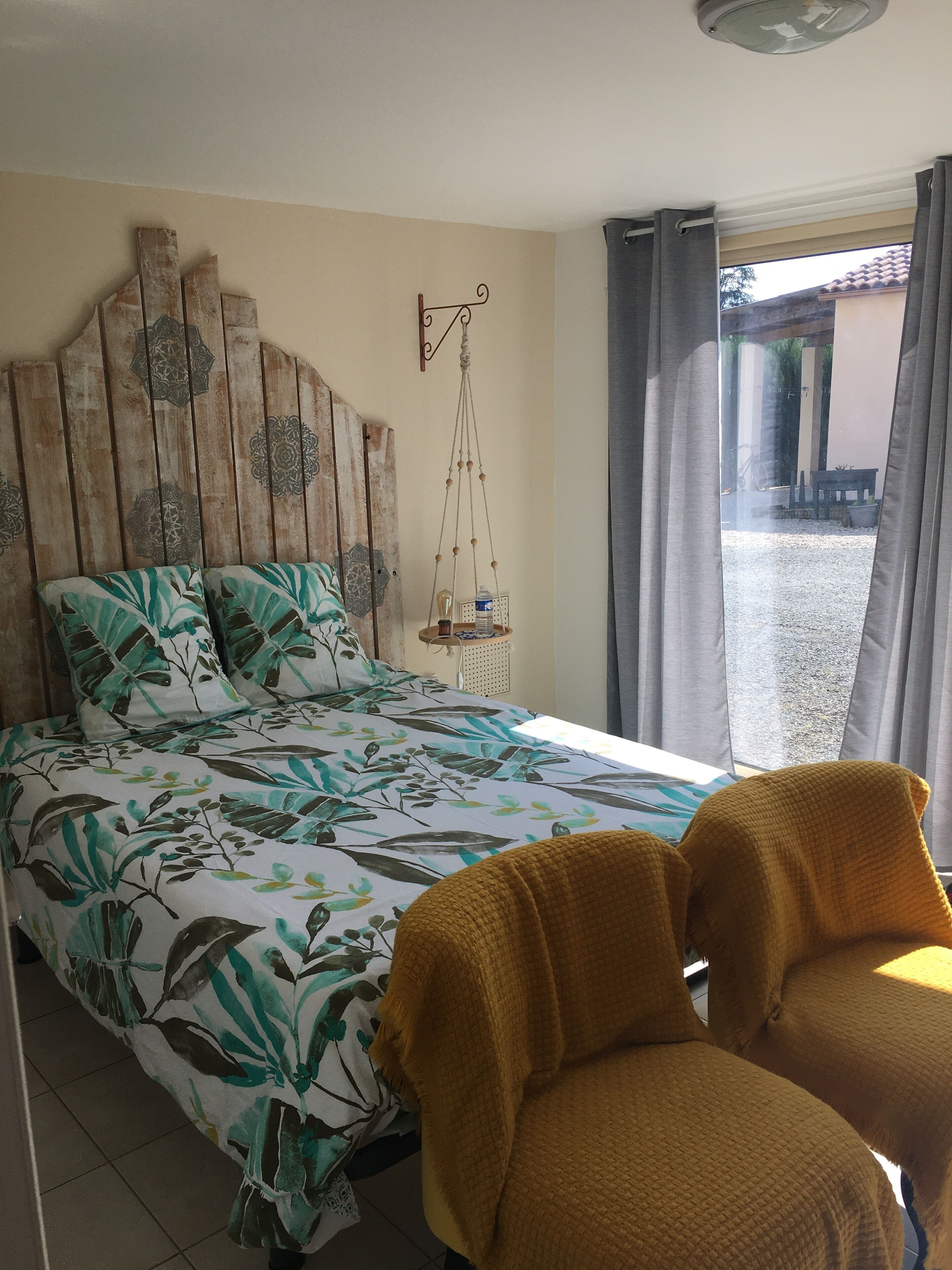 Deluxe Room | Premium bedding, individually decorated, desk, laptop workspace