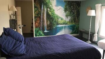 Comfort kamer, 1 tweepersoonsbed, niet-roken, uitzicht op tuin (Essences de Rêves) | 1 slaapkamer, luxe beddengoed, individueel gedecoreerd, een bureau