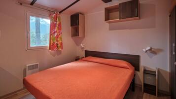 Mobile Home, 2 Bedrooms, Terrace | 2 bedrooms, cribs/infant beds, free WiFi