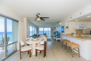 Condo, 2 Bedrooms | Dining