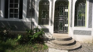 Front of property - Tranquility Guest House (Buff Bay)