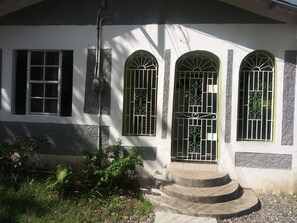 Front of property - Tranquility Guest House (Buff Bay)