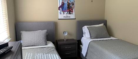 3 Schlafzimmer, BĂŒgeleisen/BĂŒgelbrett, WLAN, BettwĂ€sche