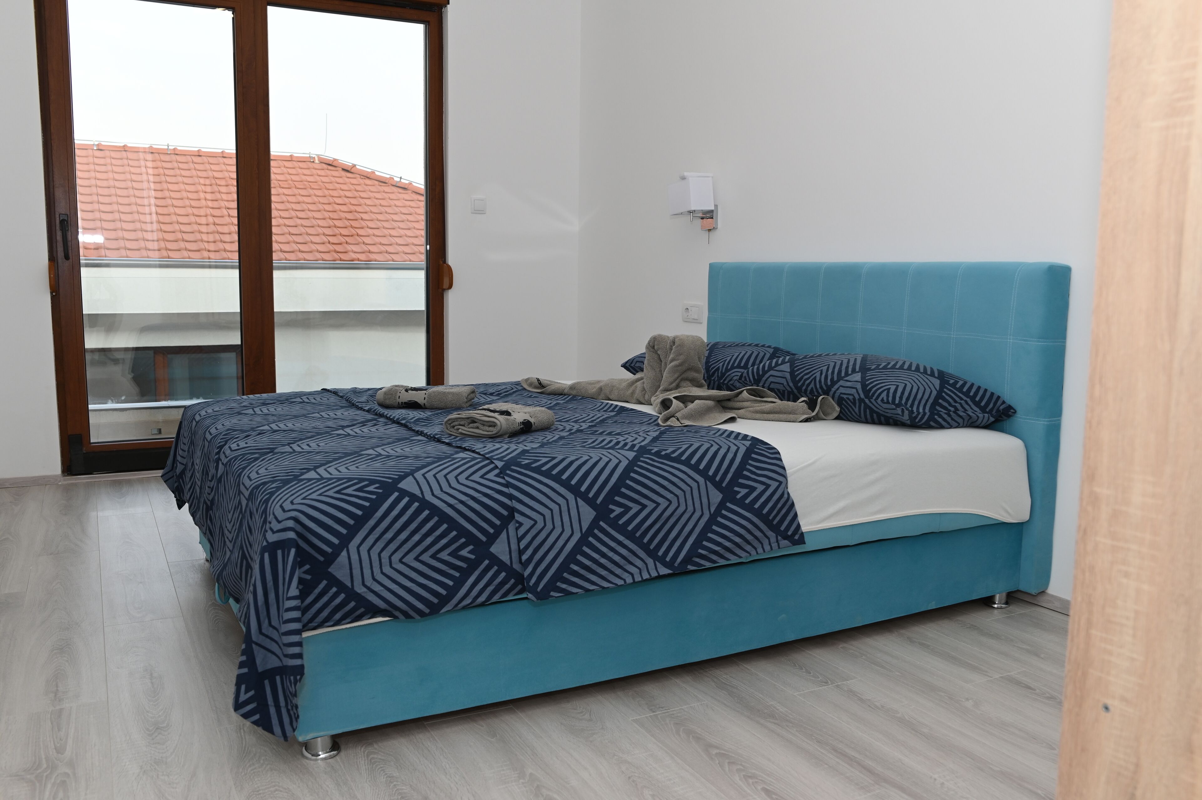 6 bedrooms, iron/ironing board, travel crib, free WiFi