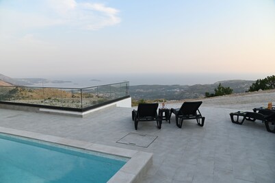 Villa Panorama - autumn luxury villa - heated pool
