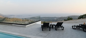 Villa Panorama - autumn luxury villa - heated pool