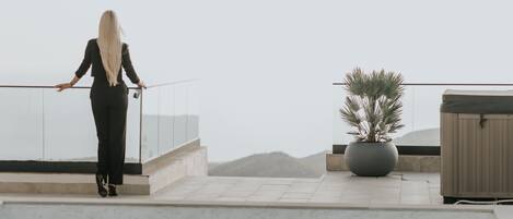 Piscina a l'aire lliure i piscina climatitzada