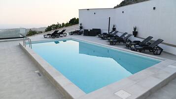 Outdoor pool, a heated pool