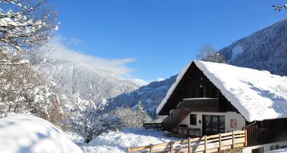 Molliessoulaz barn with wolves