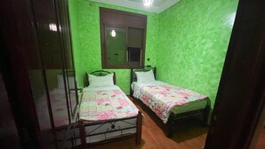 Wifi gratis, decoración personalizada y muebles diferentes