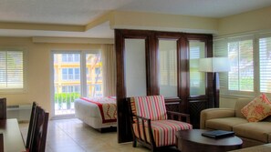 In-room safe, WiFi, bed sheets