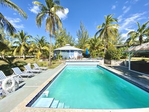 Outdoor pool, pool loungers