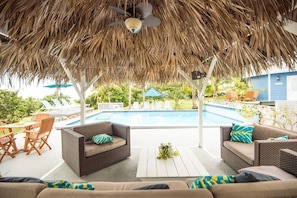 Außenpool, Liegestühle