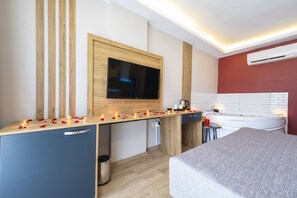 Deluxe Double Room, 1 Double Bed, City View | Premium bedding, minibar, in-room safe, desk - Rush Hotel Istanbul (Istanbul)