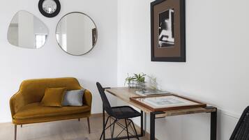 Apartment, 1 Queen Bed with Sofa bed, Non Smoking (1 Bedroom) | Living area | TV, fireplace