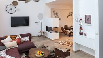 Apartment, 3 Bedrooms | 4 bedrooms, laptop workspace, iron/ironing board, free WiFi