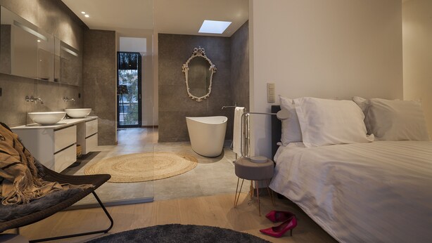 Apartment, 3 Bedrooms | 4 bedrooms, laptop workspace, iron/ironing board (on request) - Unit 3 - Modern Smart Home Triplex Private Garden & Parking (Brussels)