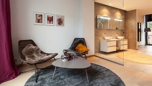 Living area - Unit 3 - Modern Smart Home Triplex Private Garden & Parking (Brussels)