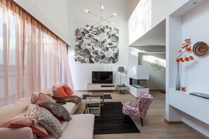 House (4 Bedrooms) | Living room - Unit 4 - Spacious Smart Home Triplex Private Garden & Parking (Brussels)