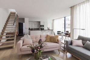 Apartment (3 Bedrooms) | Living area - Unit 2 - Modern Smart Home Duplex With Free Parking (Brussels)