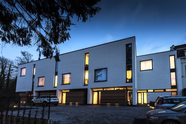 Exterior - Unit 2 - Modern Smart Home Duplex With Free Parking (Brussels)