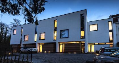 Unit 2 - Modern Smart Home Duplex With Free Parking