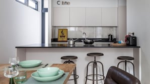 Unclassified image, 4 of 33, button - Unit 5 - Trendy Smart Home Triplex Private Garden & Parking (Brussels)