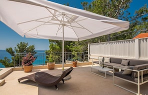 Terrace/patio - Lovely home in Martinscica (Martinscica)