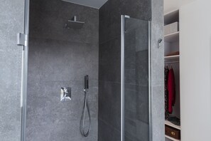 Apartment (3 Bedrooms) | Bathroom