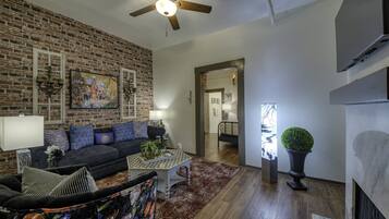Standard Studio Suite, Private Bathroom (Spooks, Ghosts and Goblins) | Living area