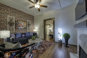Standard Studio Suite, Private Bathroom (Spooks, Ghosts and Goblins) | Living area | 42-inch Smart TV with digital channels, TV - The Clinkscale (Jerome)