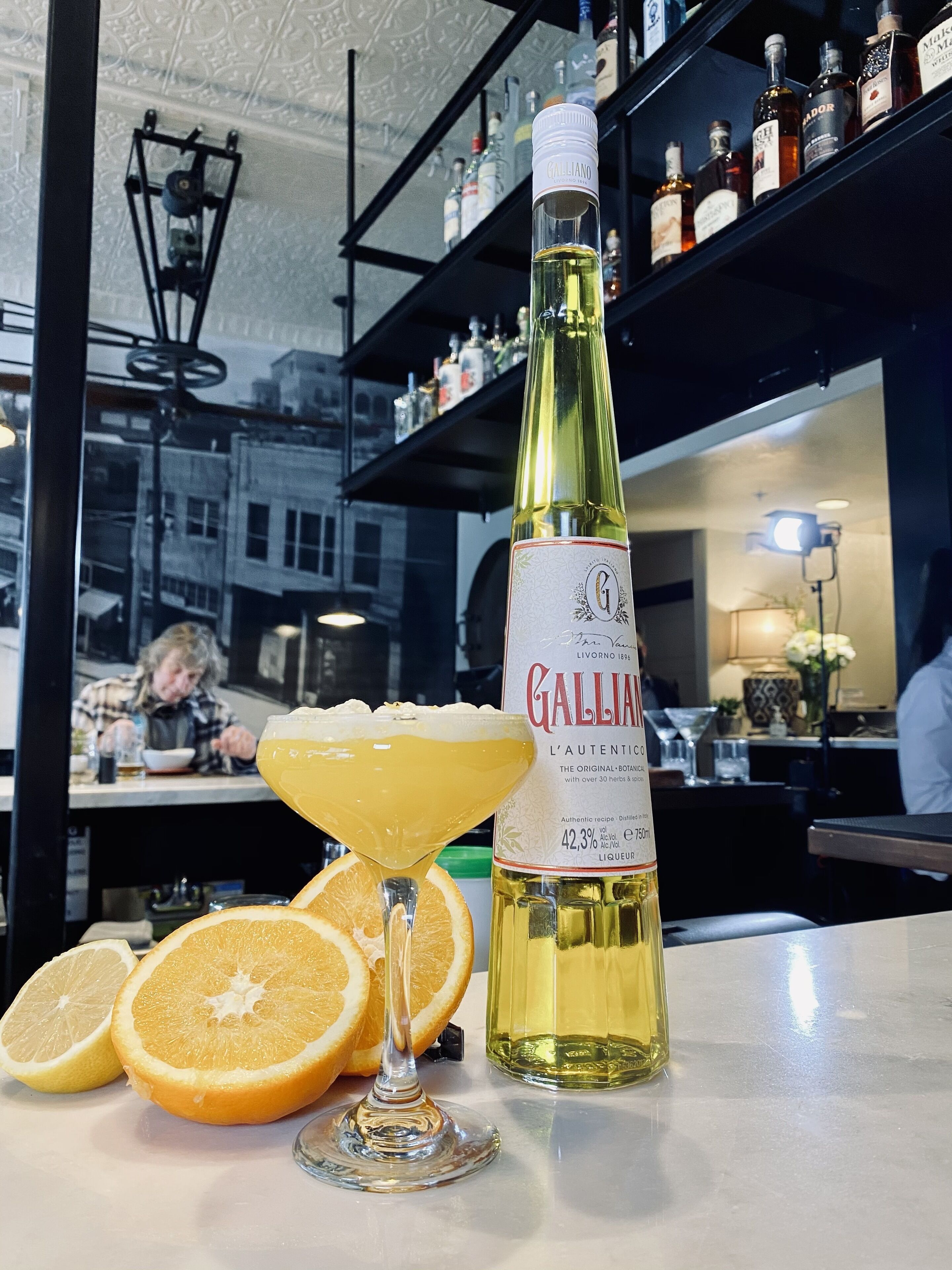 บริการอาหารเช้า อาหารกลางวัน และอาหารเย็น