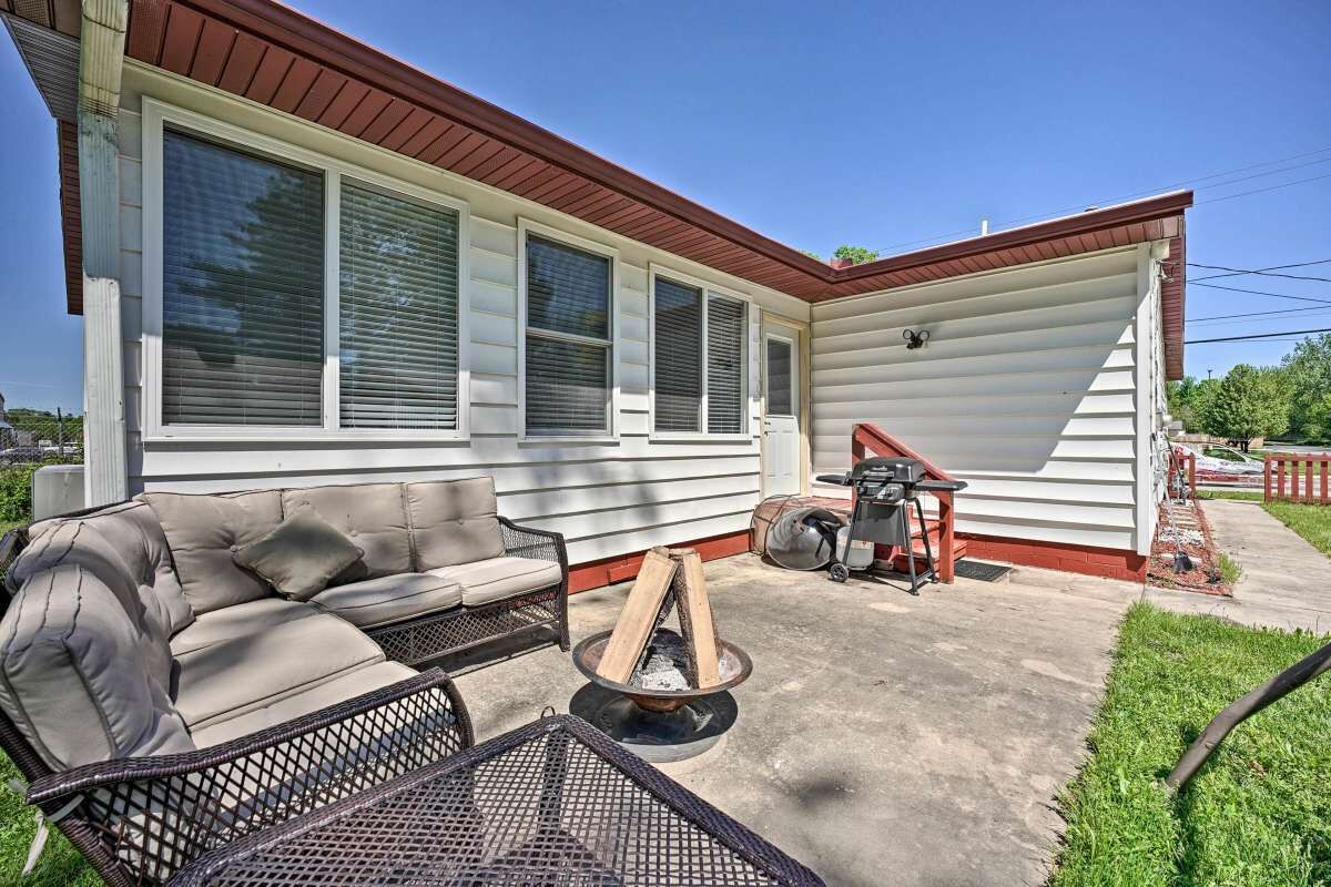 3 Bed Home Close to downtown Sawyer & Warren Dunes