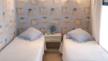 2 bedrooms, desk, iron/ironing board, travel cot