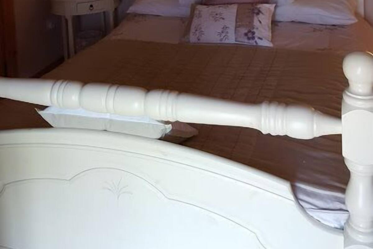 Habitación junior doble | Tabla de planchar con plancha, wifi gratis, ropa de cama