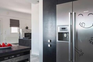 Apartment, 3 Bedrooms, Sea View | Private kitchen | Full-size fridge, microwave, oven, stovetop - Sea View Maisonette in Chania (Chania)