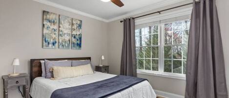 4 Schlafzimmer, Bügeleisen/Bügelbrett, Reisekinderbett, WLAN