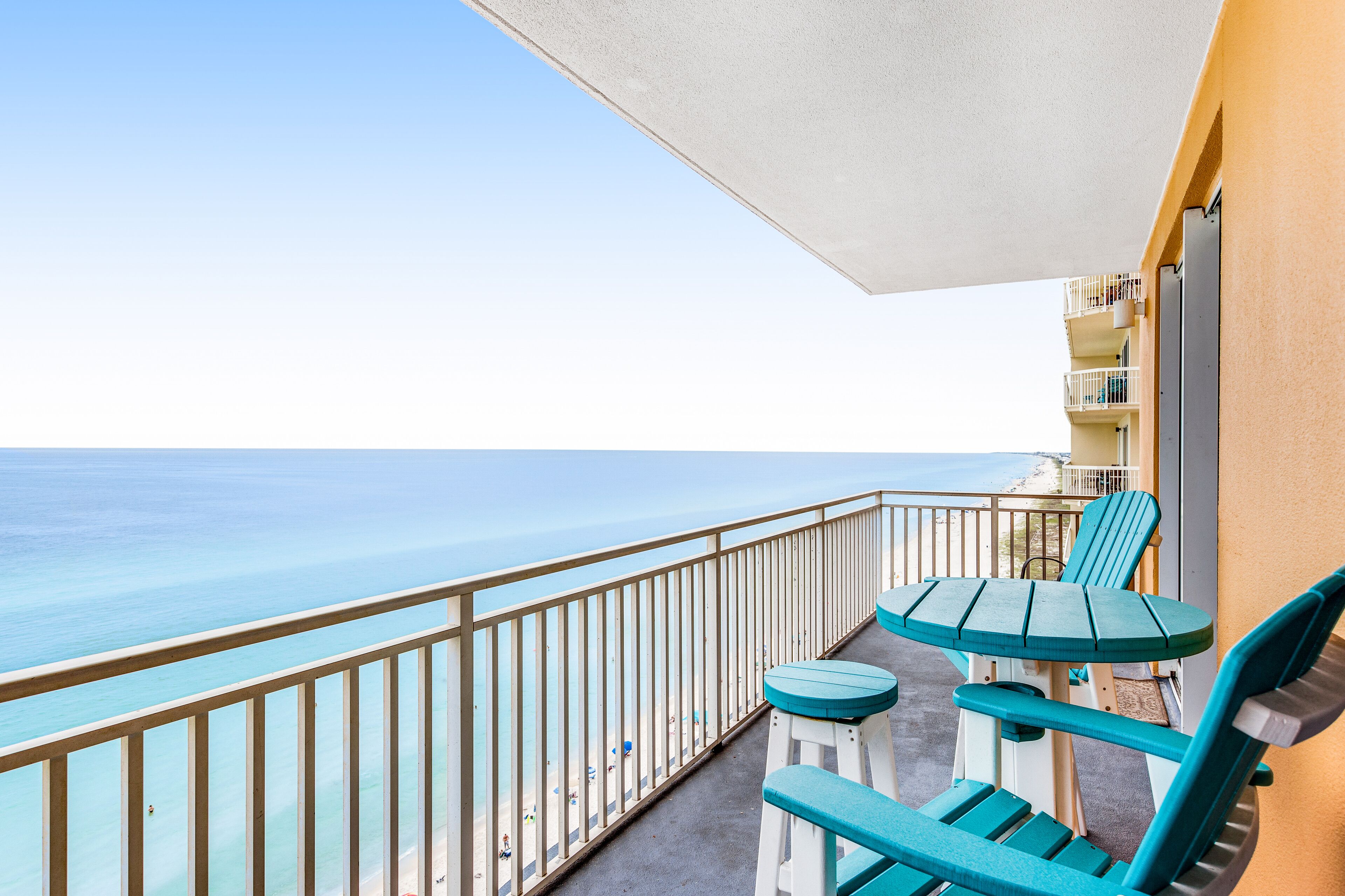 Gulf-front West Tower corner condo with 2 balconies, complimentary beach service, pool