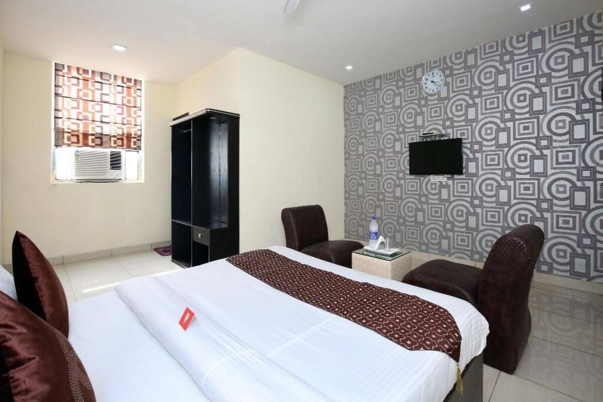Superior Room | Memory foam beds, rollaway beds (surcharge), WiFi (free), bed sheets