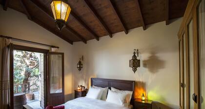 Dandy Villas Amfiklia - Guest House Dafne - Garden