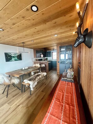 Interior - Ritz on the Ridge. A Gem of a Stay & Guest Favorite! (Mammoth Lakes)