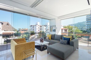 TV - Bright Pier57 Corner Unit Ocean View Romantic Zone (Emiliano Zapata)