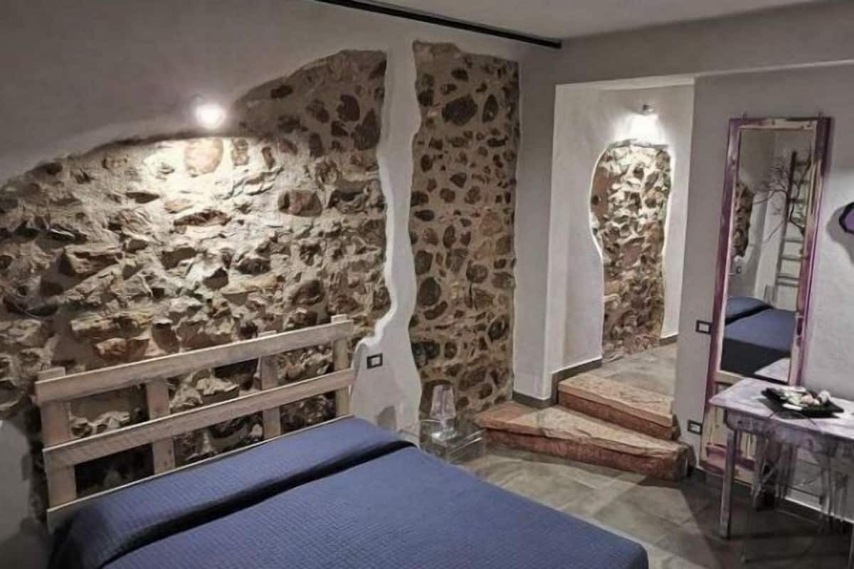 Chambre Triple Confort | Bureau, chambres insonorisées, lits bébé (gratuits), Wi-Fi gratuit