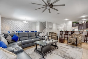 TV connectée, jeux vidéo, lecteur de DVD, baby-foot