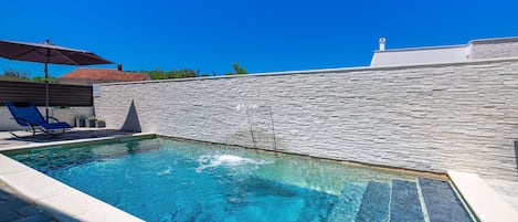 Beheizter Pool