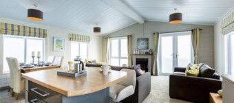 Luxury 3 Bedroom Lodge (sleeps 6)