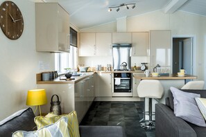 Fridge, microwave, oven, stovetop - Luxury 3 Bedroom Lodge (sleeps 6) (North Runcton)