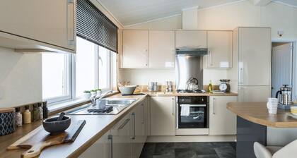 Luxury 3 Bedroom Lodge (sleeps 6)