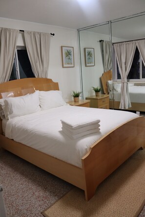 2 Schlafzimmer, BĂŒgeleisen/BĂŒgelbrett, kostenloses WLAN, BettwĂ€sche